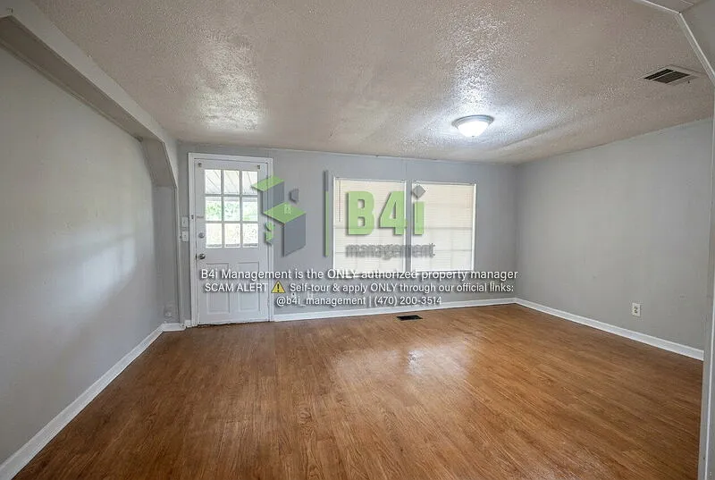 4 bed, 2.0 bath, 1494 sqft, $1,800 — Photo 3