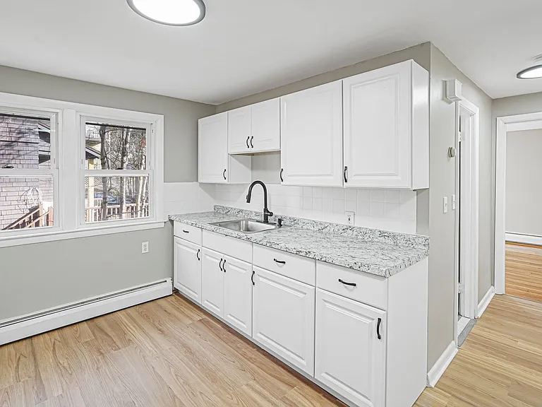 86 Whitmarsh Ave — Photo 2