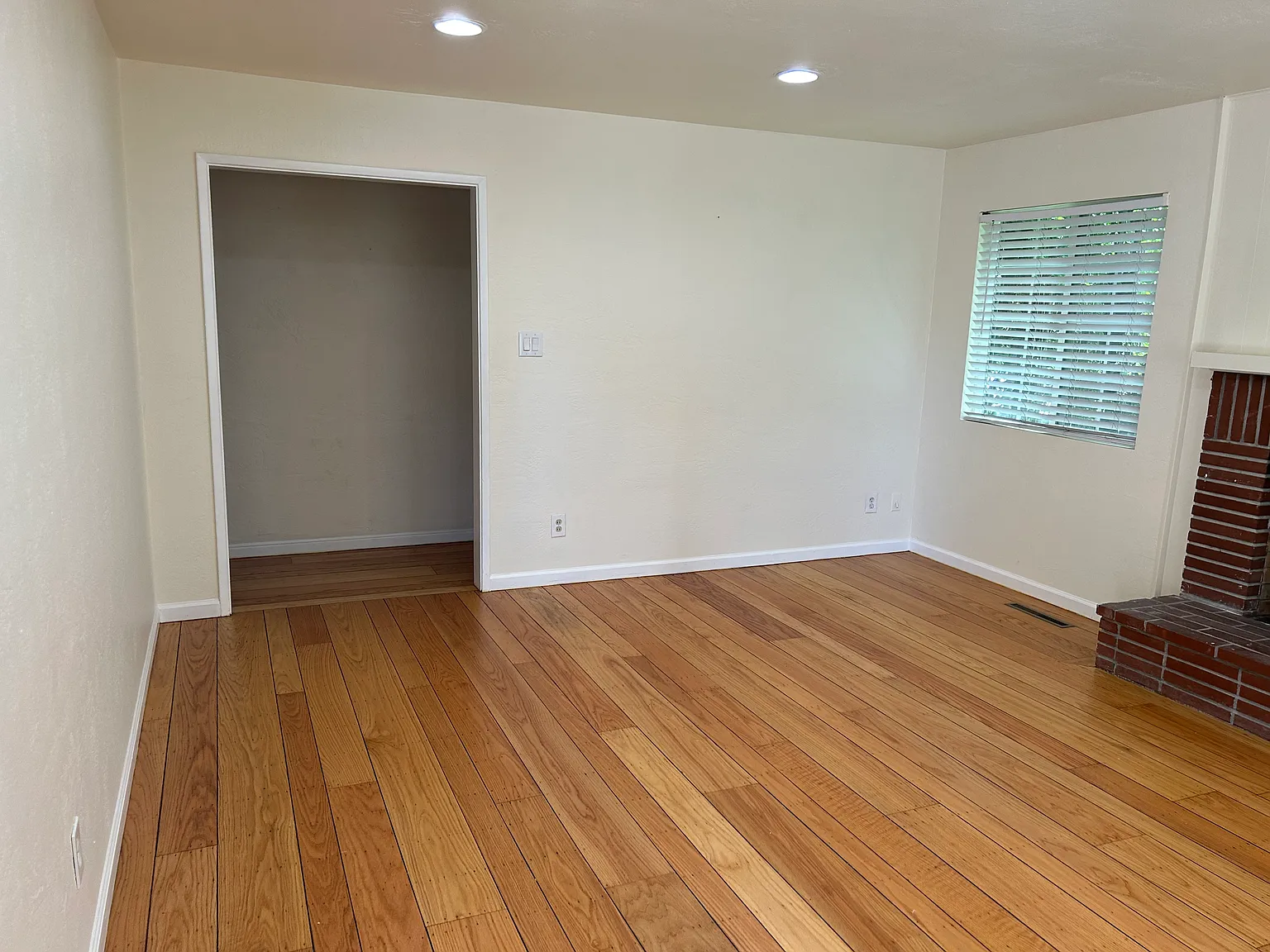 2 bed, 1100 sqft, $3,000 — Photo 3