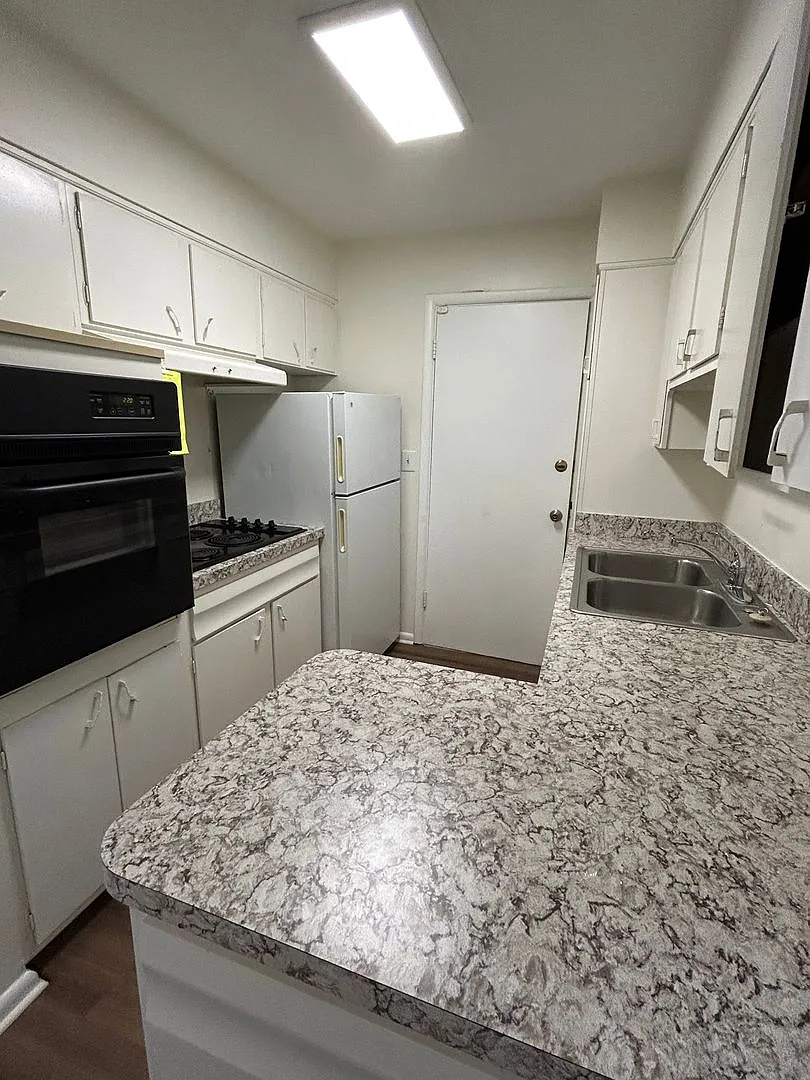 Brownsboro 16 LLC — Photo 2