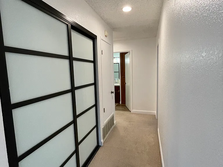 5015 Shalimar Cir — Photo 29