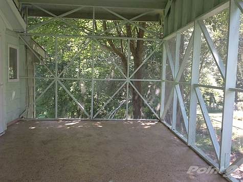 Huge Screened in Porch!