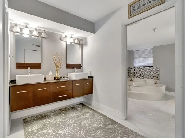 7564 Regency Lake Drive #102, Boca Raton, FL 33433