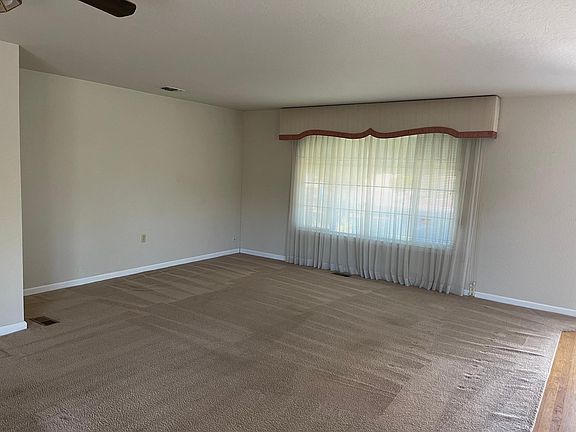 5th image of 115 Glacier Cir