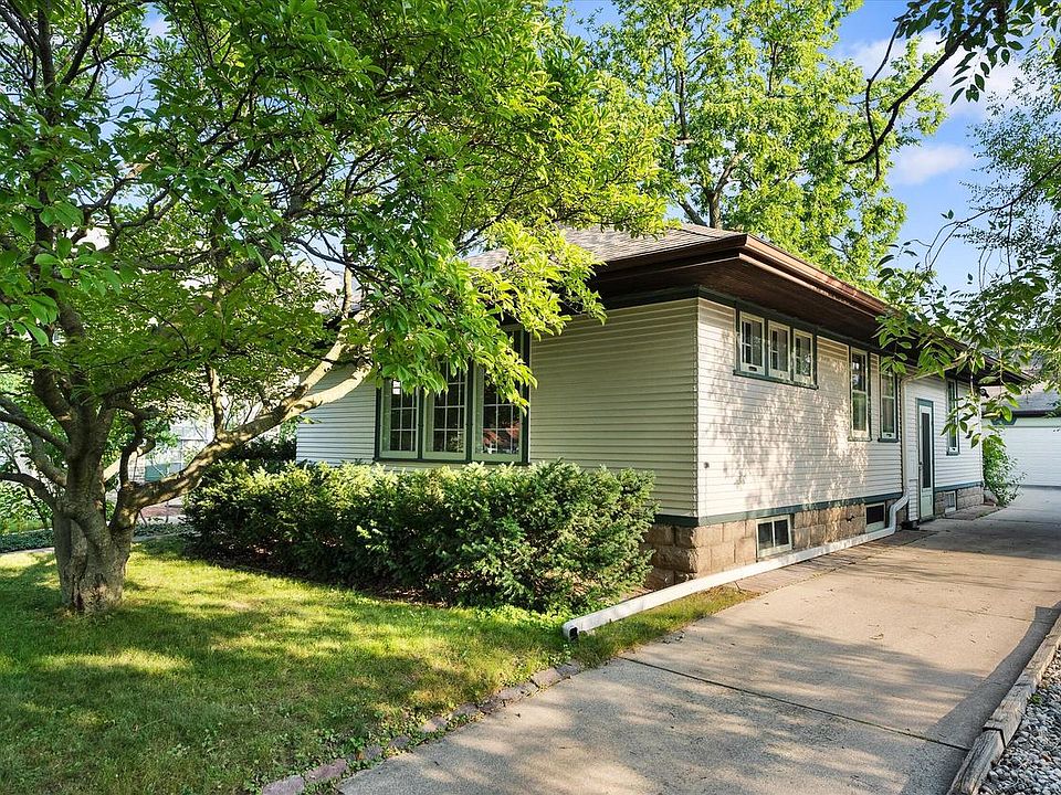 1819 East Beverly ROAD, Shorewood, WI 53211 Zillow