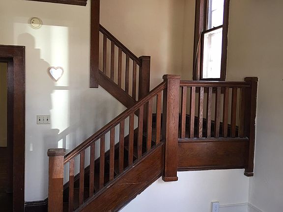 2nd image of 108 Maryland Ave
