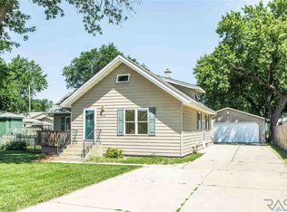 308 E Walnut St, Harrisburg, SD 57032