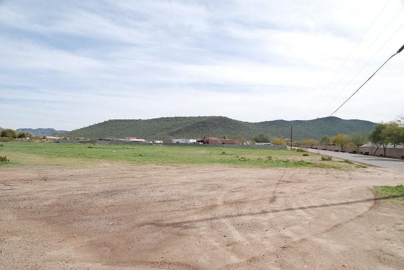 2nd image of 66XX W Pinnacle Peak Road #201-12-870A