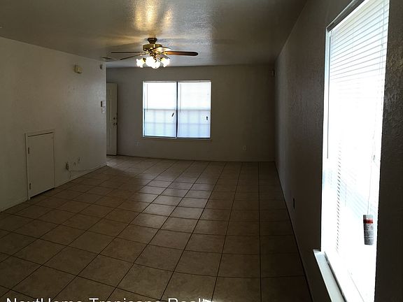 4th image of 902 Clairidge Ave APT A