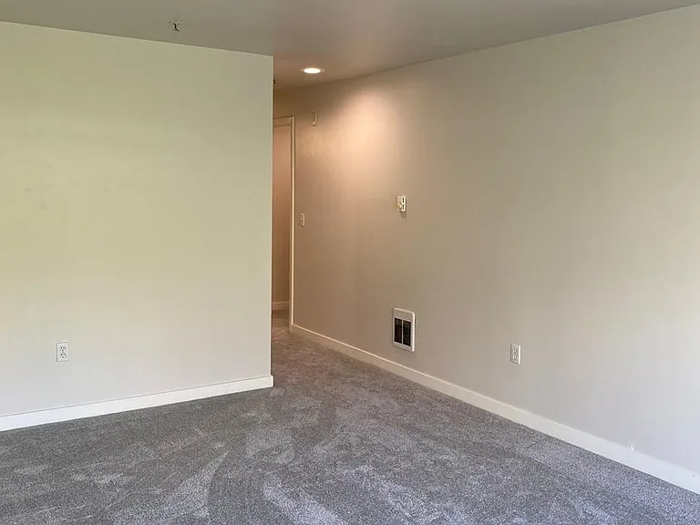 321 10th Ave S #610 — Photo 3