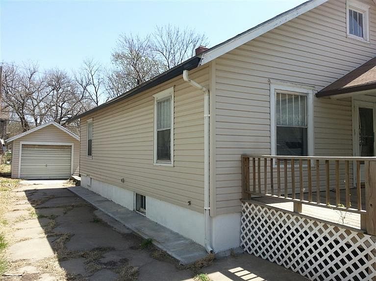 2nd image of 634 Washington St