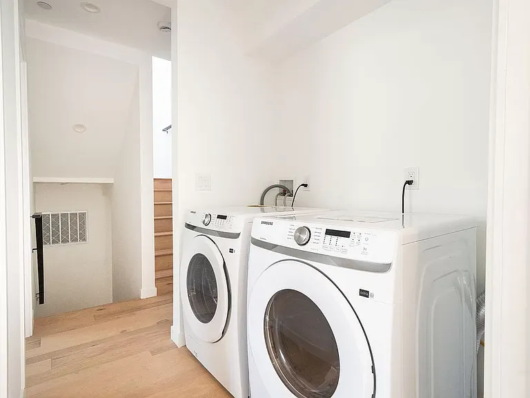 2683 Roseview Ave #2 — Photo 7