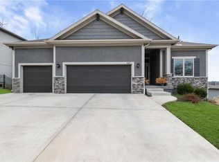 1605 NW 59th St, Kansas City, MO 64118