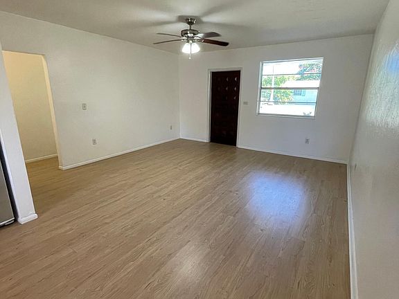 4th image of 1001 NE 110th St #2