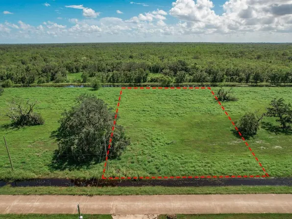 466 Pony Trail, Angleton, TX 77515