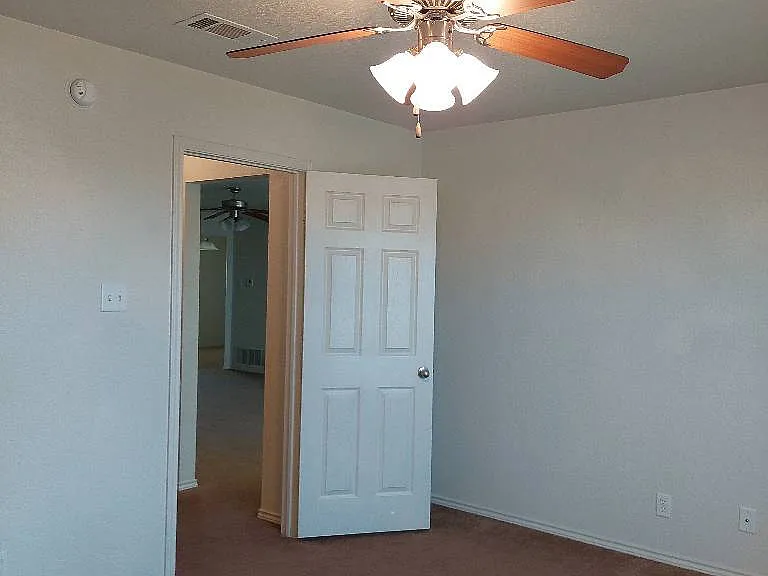 3902 Bolivar Dr — Photo 6