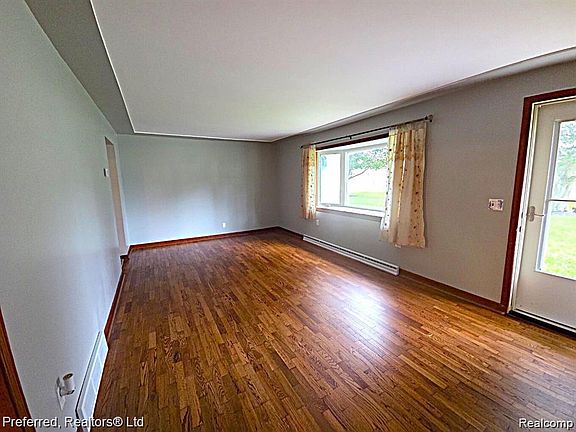 5th image of 531 Franklin St