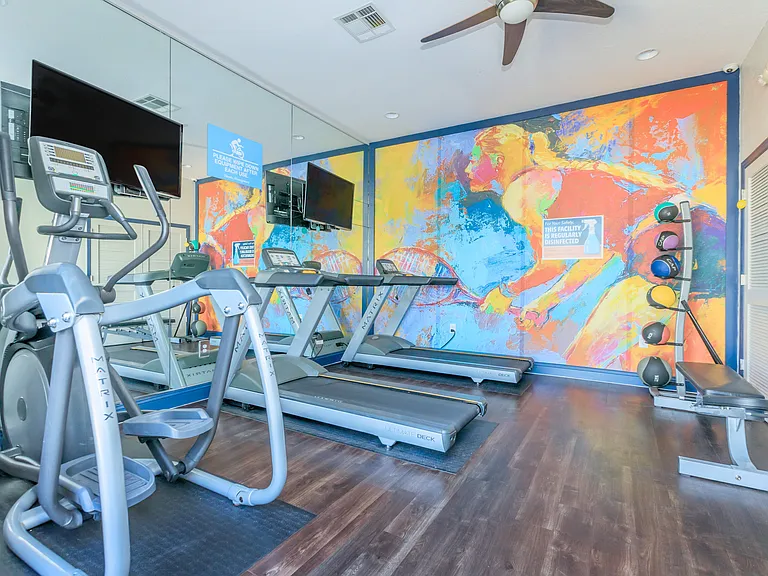 Carmendy Square Apartments — Photo 11