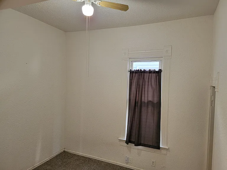 3253 Gillham Rd — Photo 5