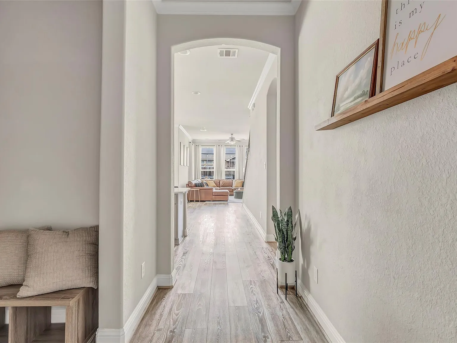 4 bed, 3.0 bath, 2636 sqft, $3,200 — Photo 3