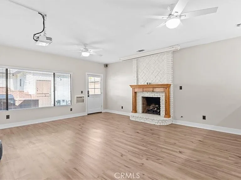 943 N Orange Ave — Photo 11