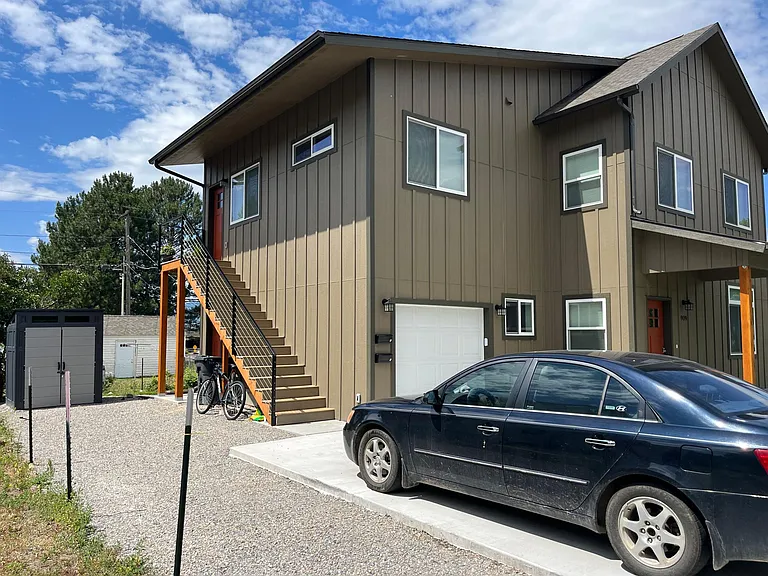 909 Poplar St #B — Photo 3