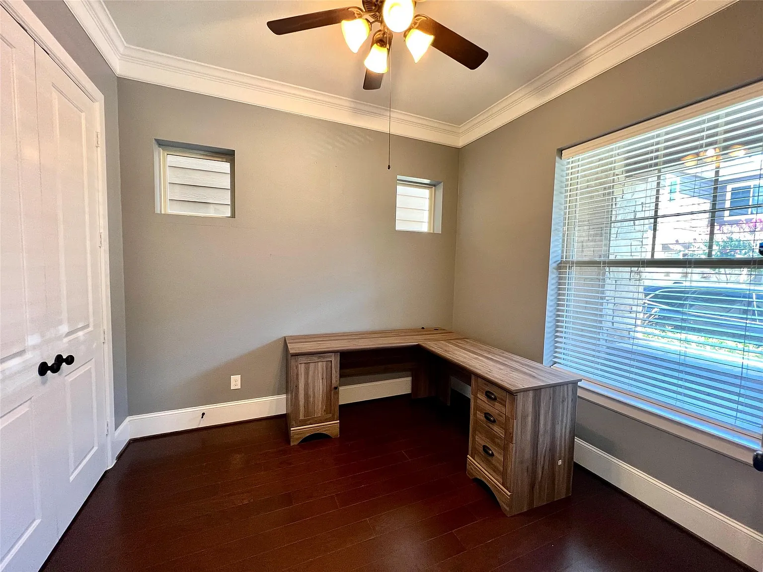 3 bed, 2.5 bath, 2129 sqft, $2,600 — Photo 3