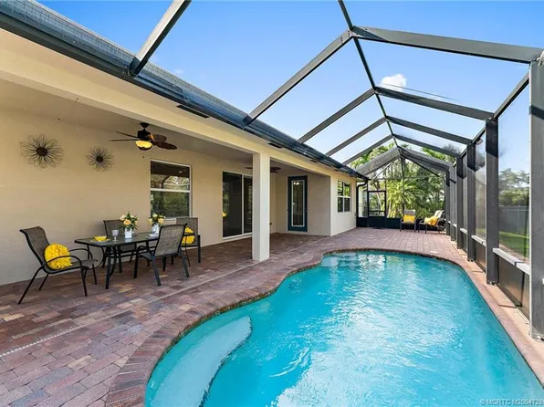 451 NW Sunflower Pl, Jensen Beach, FL 34957