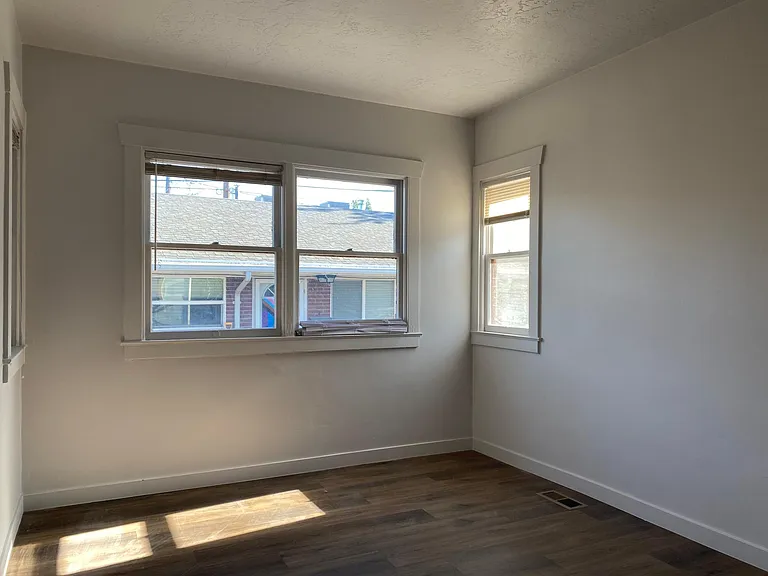 333 S Elizabeth St — Photo 8