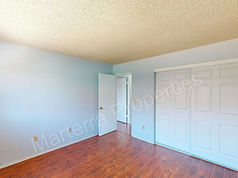 2314 E Ball Rd — Photo 15