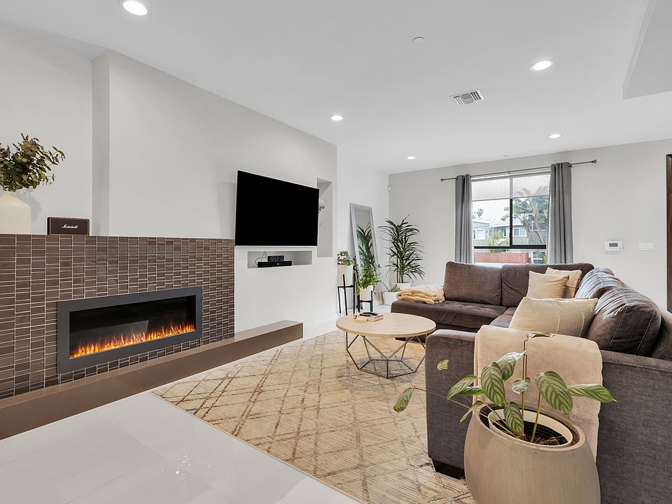 1st image of 4485 Hazeltine Ave APT 3