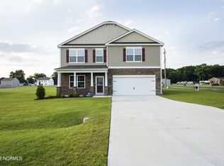 100 Featherstone Ln, New Bern, NC 28562
