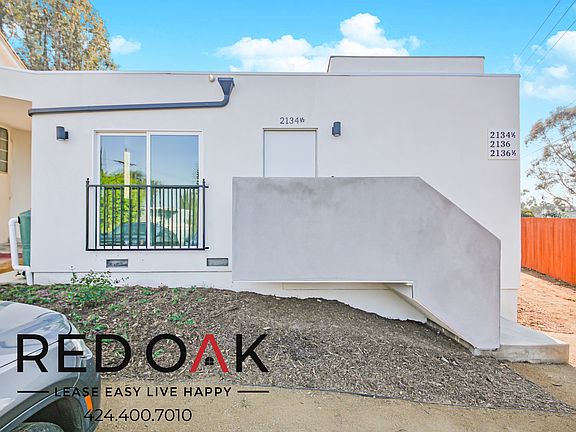 3rd image of 2136 1/2 Cove Ave #2136