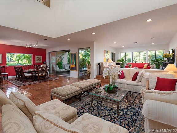 4th image of 2000 S Bayshore Dr APT 2