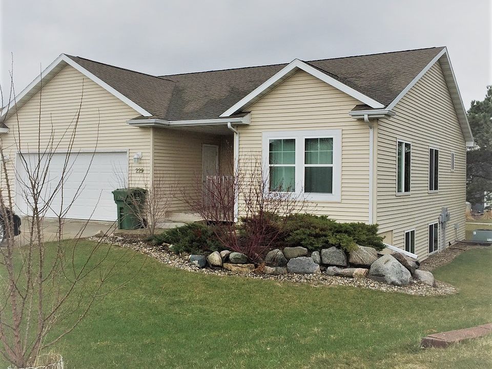 229 Dakota Trail Duplex
Double Car Garage