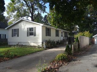 227 Holmes St, Eaton Rapids, MI