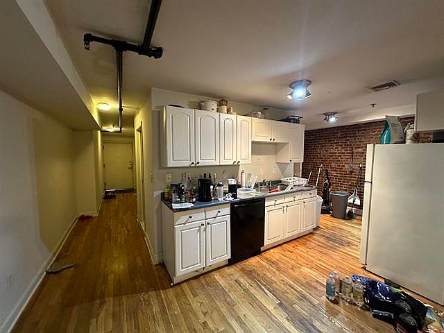 2nd image of 420 Madison St APT 1