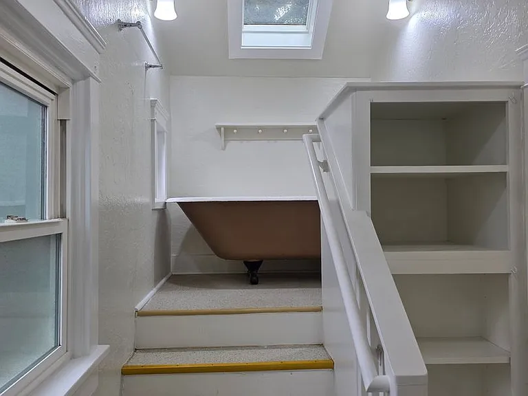 340 N Grove Ct — Photo 8