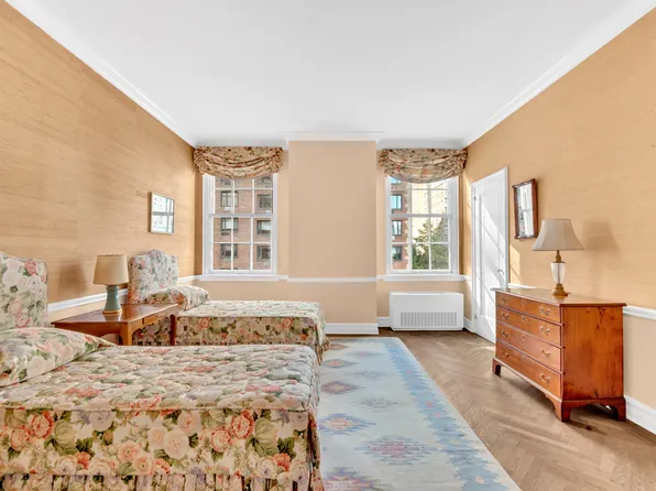 1 Sutton Place South image 19 of 26