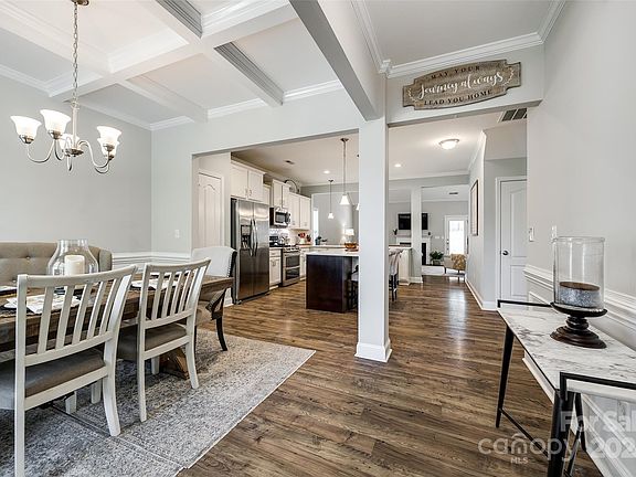 5th image of 1713 Williamsburg Dr