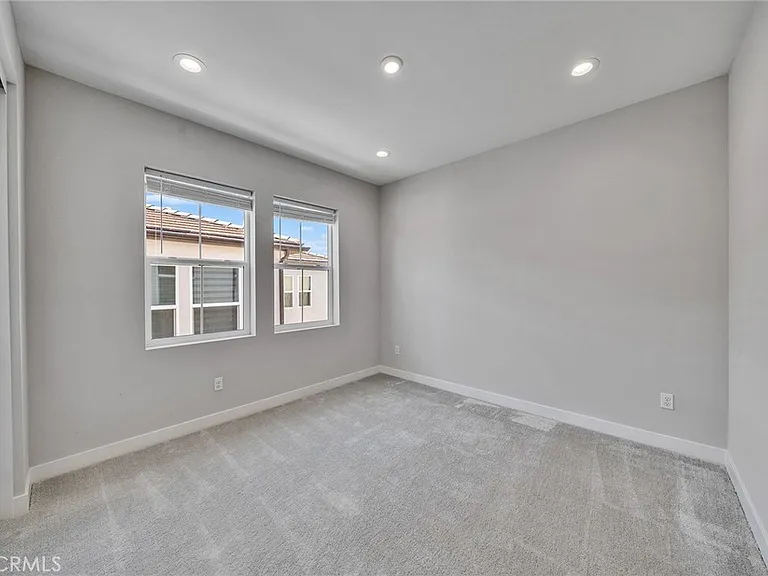 141 Edna Pkwy — Photo 44