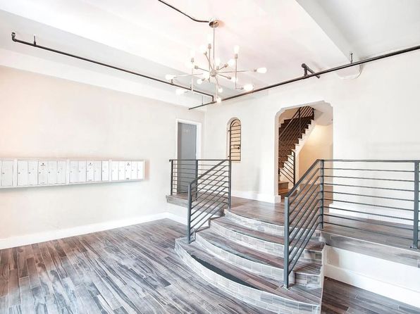 250 N Kenmore Ave #301