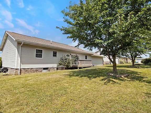 2nd image of 413 Corona Dr