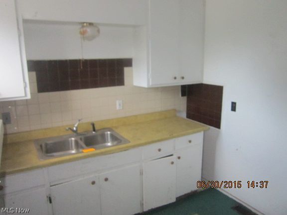 3rd image of 518 E 32nd St