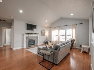 159 Bishop Rd, Aumsville, OR 97325