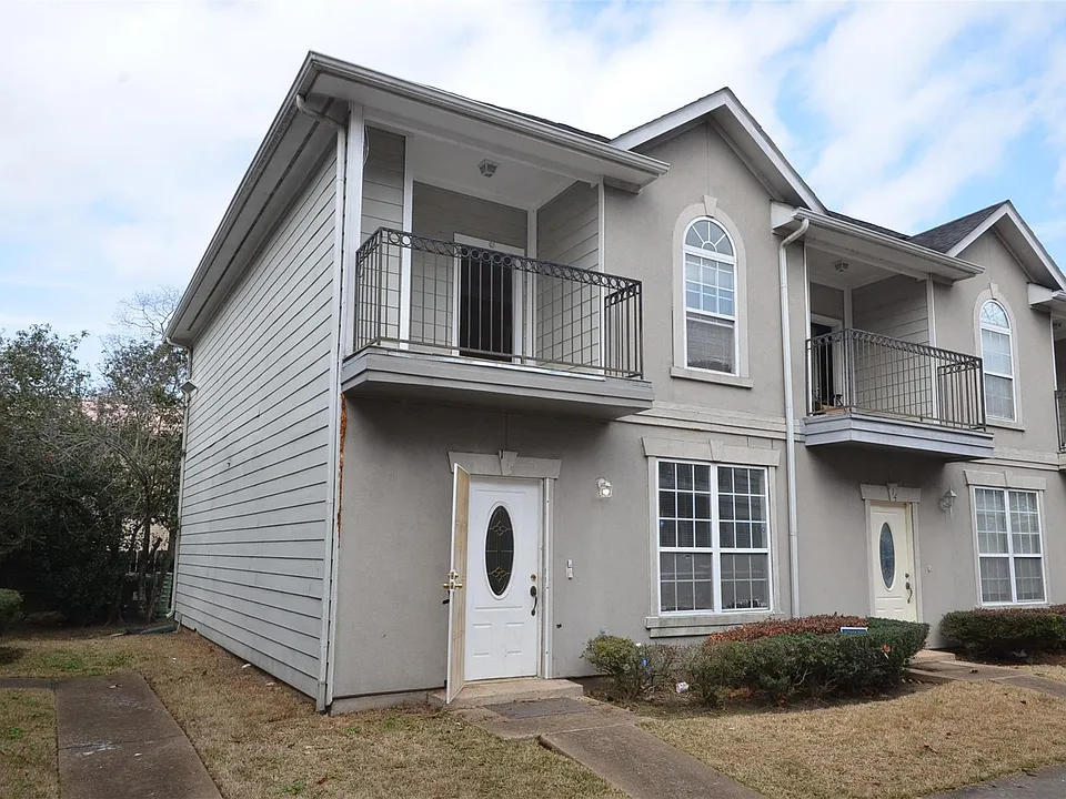 11045 Landswalk Dr #115