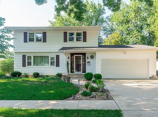 2145 Valleyview Dr, Marion, IA 52302