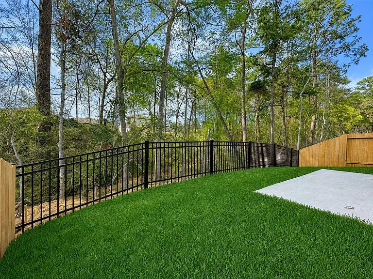 52 Valiant Ridge Trl — Photo 7