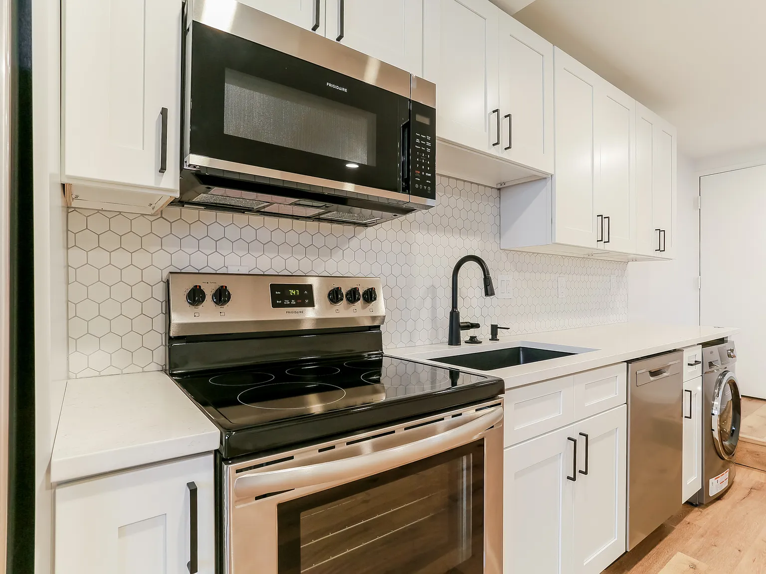 1 bed, 835 sqft, $1,199 — Photo 4