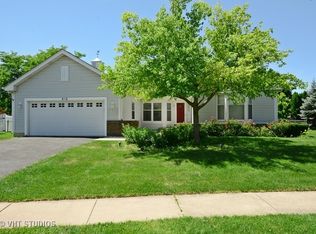 912 Pear Tree Ln, Wheeling, IL 60090